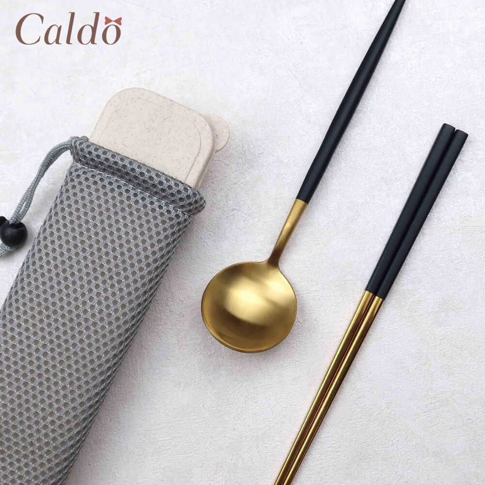 【Caldo卡朵】小奢華隨身不鏽鋼餐具2件組-勺+筷(附盒)
