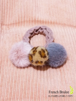 【現貨】 韓 甜美 可愛 豹紋 配色 毛球 波浪 造型 髮圈 - 米色、深藍色