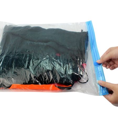 [大量現貨] 手捲式 真空 壓縮袋 4種尺寸 衣物 收納袋 旅行袋 真空袋 出國必備【RB455】
