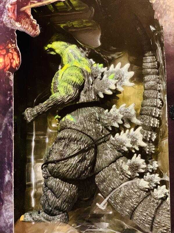 杯麵!# 陸續到貨! NECA 1989 哥吉拉 vs 碧奧蘭蒂 Godzilla 爆破版