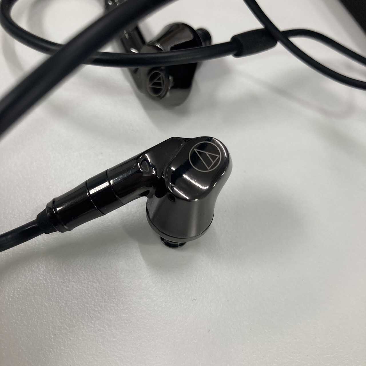 【福利機A組】鐵三角 ATH-IEX1 黑色 平衡電樞與被動輻射器耳道 入耳式耳機  | 金曲音響