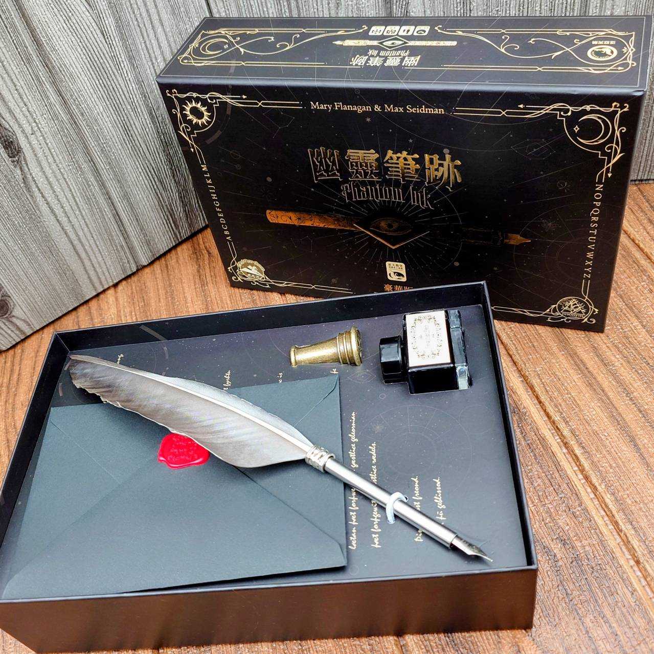 【桌遊侍】幽靈筆跡豪華版《免運.再送充足牌套》正版實體店面快速出貨 幽靈筆跡.派對桌遊.新天鵝堡.鵝毛筆.幽靈.靈媒