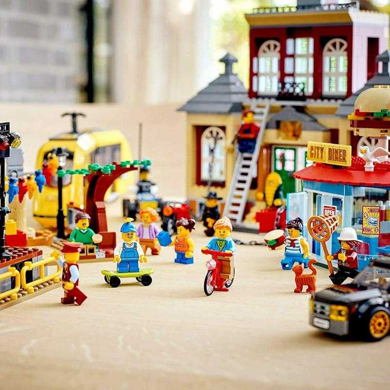 玩具研究中心 樂高 LEGO 積木 CITY城市 系列 中央廣場 60271 現貨代理