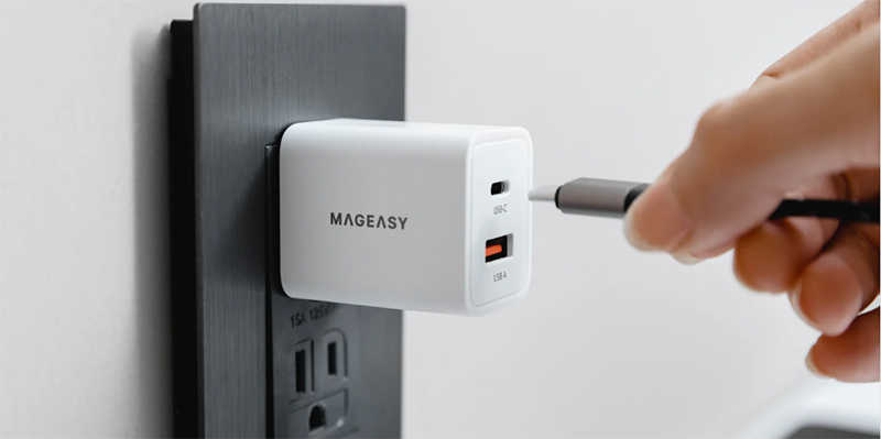 MAGEASY Force 氮化鎵快速電源供應器(30W) 快充頭 可折疊 迷你便攜 雙孔設計【愛瘋潮】