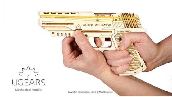 Ugears 自我推進模型 - 沃夫001手槍 來自烏克蘭.橡皮筋動力.機械驚奇 ! 科學玩具
