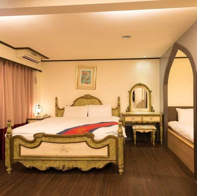 台中西區  伊麗莎白酒店  豪華家庭套房 含早餐