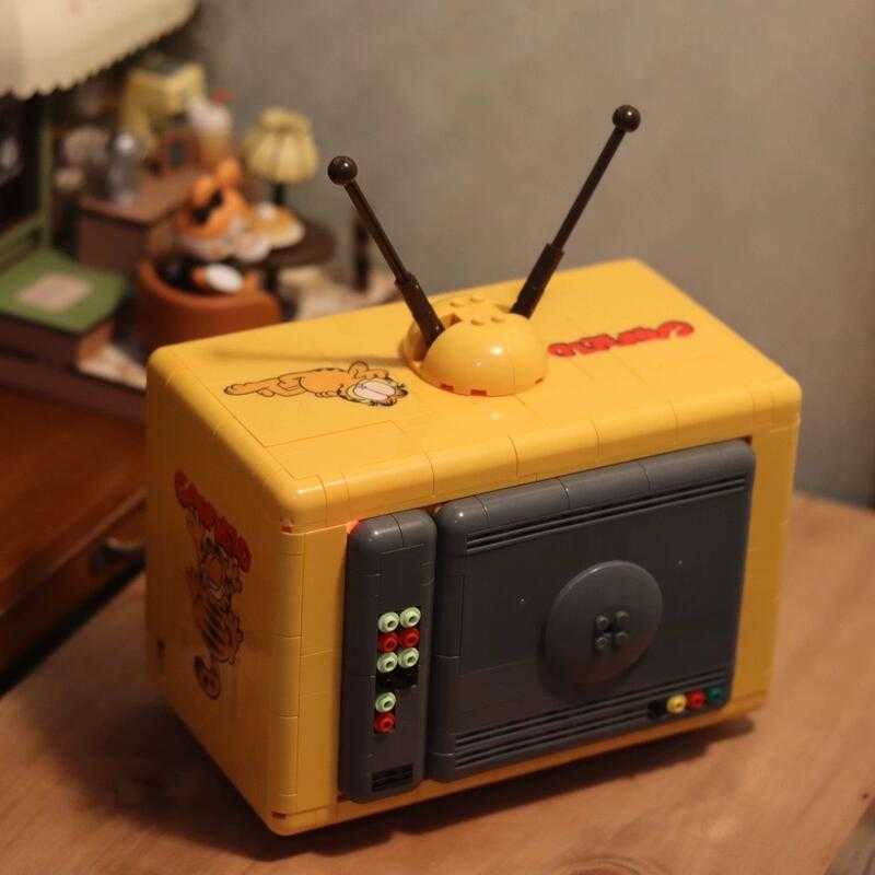 【史派克工廠】現貨免運 不挑盒 貝樂迪 正版授權 加菲貓 電視機 積木 0620