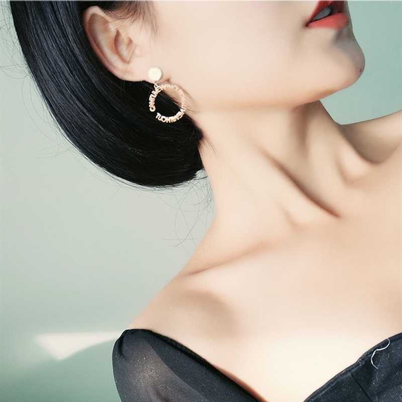 Ying fei 🌙現貨 韓國熱賣個性時尚英文字母玫瑰金鈦鋼防過敏耳環 AI001