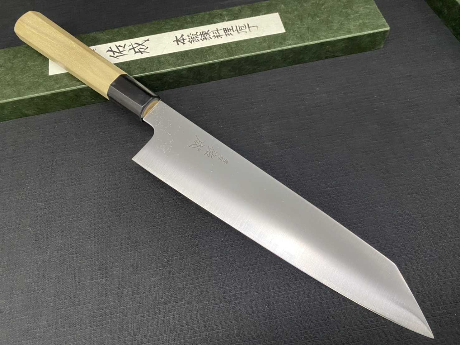 💖現貨💖 佑成【 SG-2 粉末鋼 (抗鏽) 劍形和牛刀 24cm 】日本製  廚房刀具  八煌刃物💖現貨💖