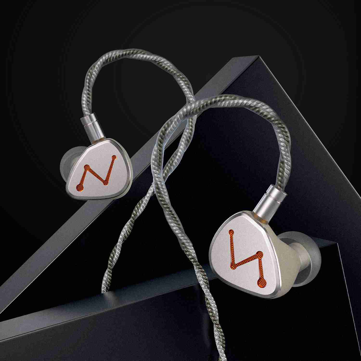 鑠耳 DZ4 入耳式耳機 四單體耳機 動圈耳機 letshuoer 台灣公司貨 台中試聽 一年保固｜劈飛好物