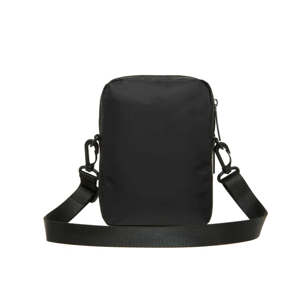 【JoJo的奇妙冒險 石之海】空條承太郎 直式側背包 #黑 JO22A261BK