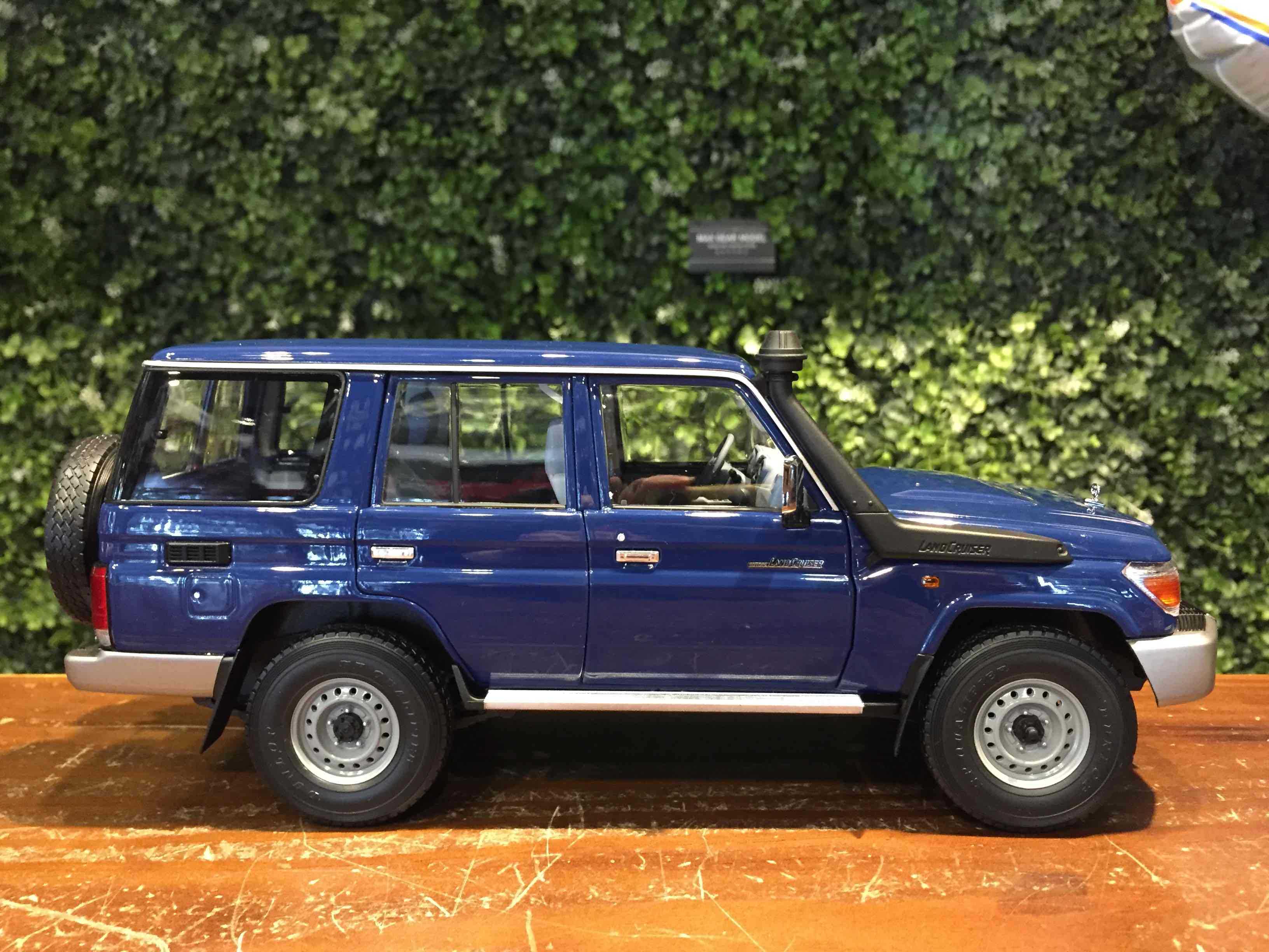 1/18 Almost Real Toyota Land Cruiser 70 (76) 870101【MGM】