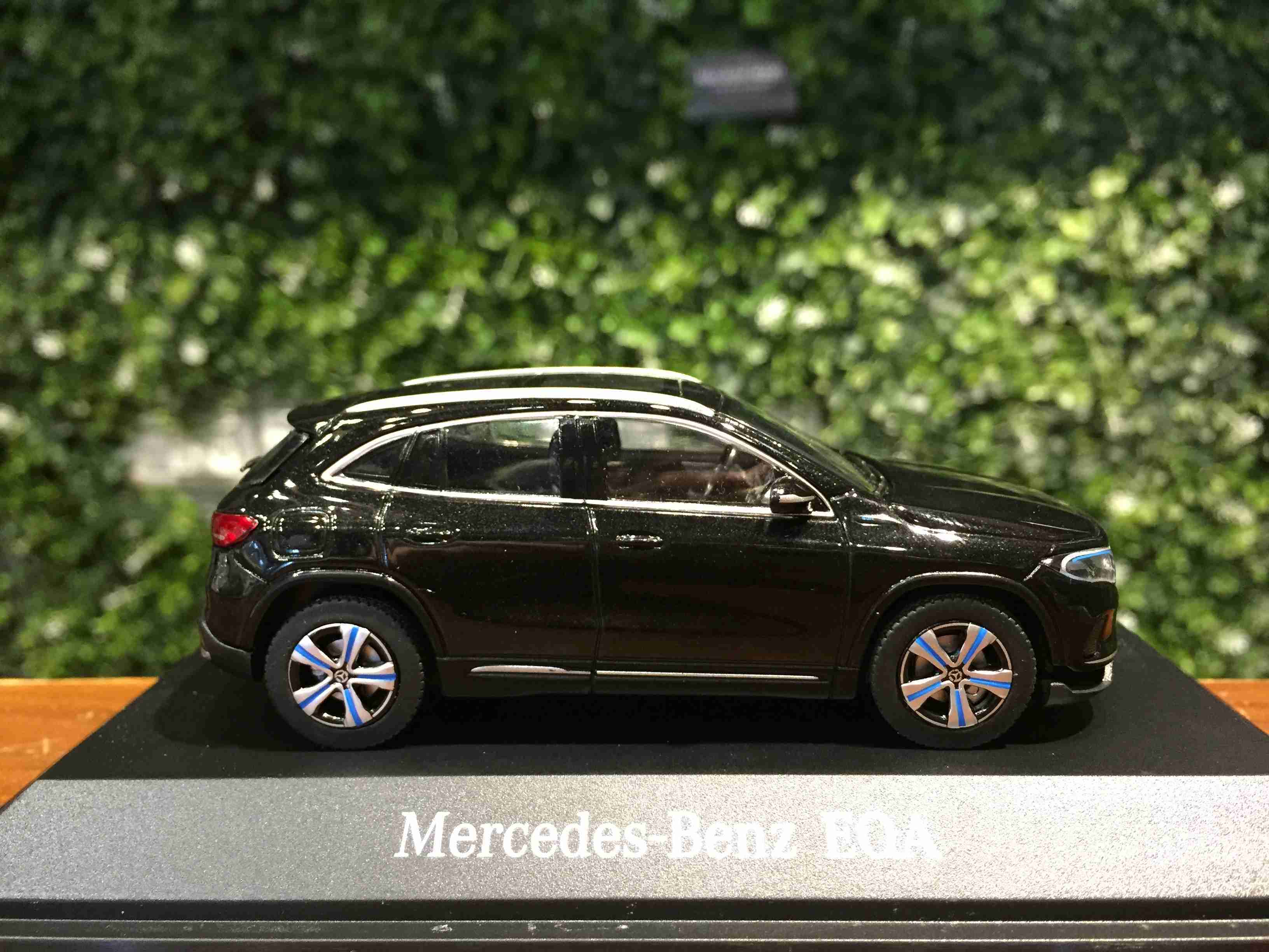 1/43 Herpa Mercedes-Benz EQA Black B66960825【MGM】