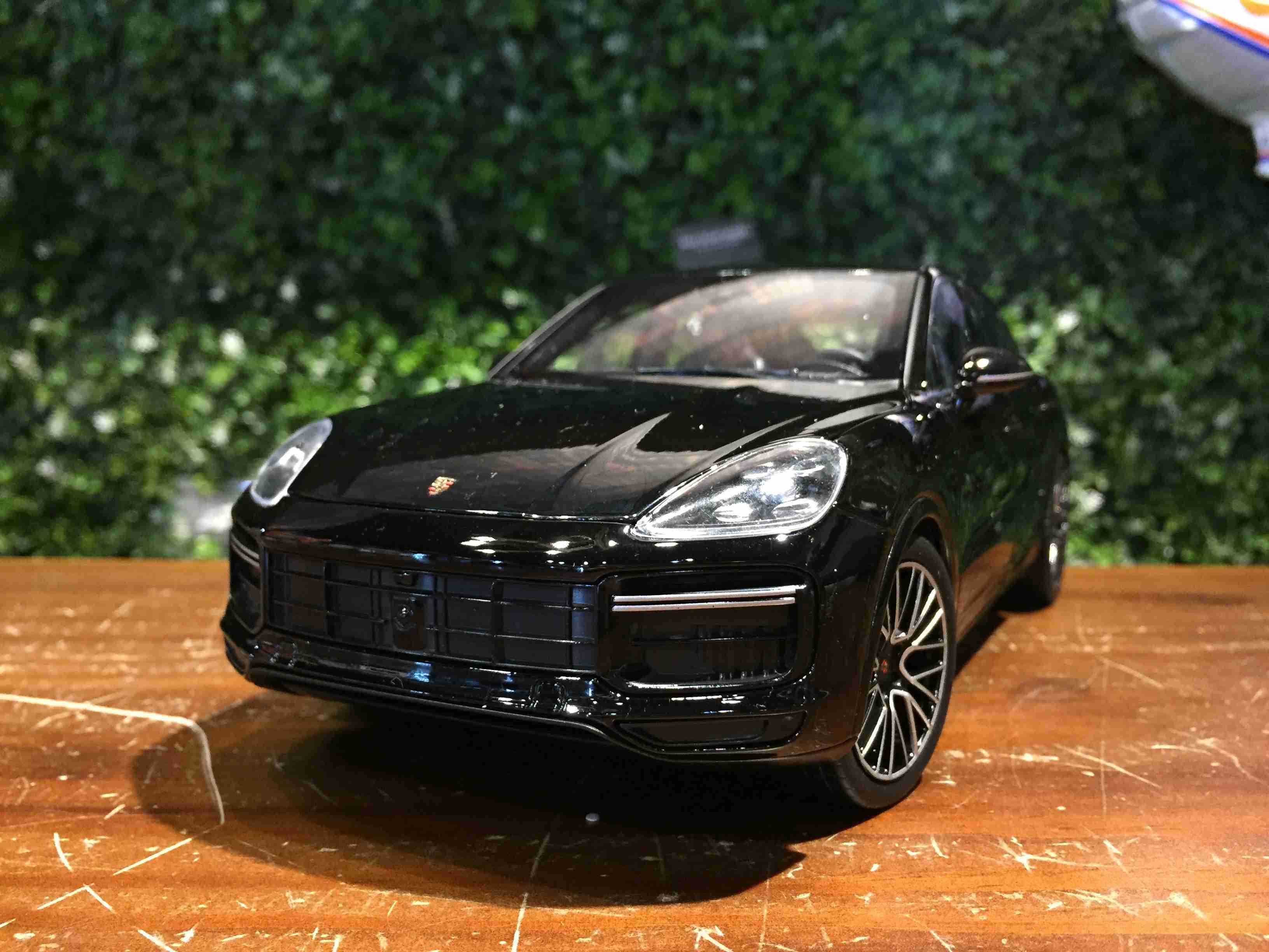 1/18 Norev Porsche Cayenne Turbo Coupe 2019 187671【MGM】