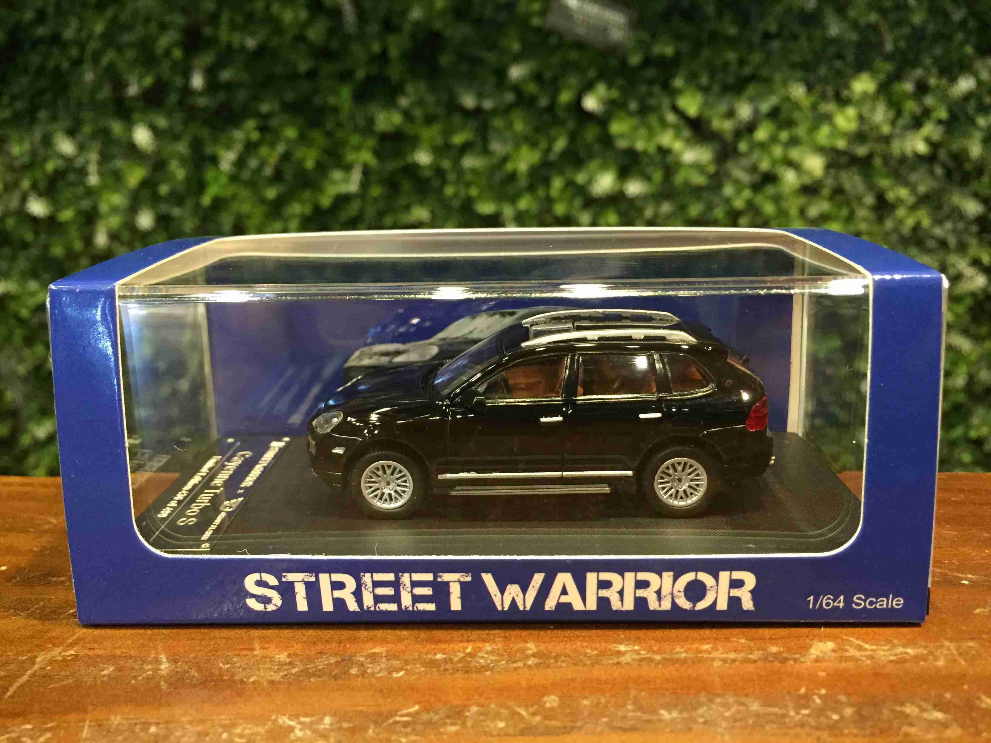 1/64 StreetWeapon Porsche Cayenne Turbo S (957) Black【MGM】