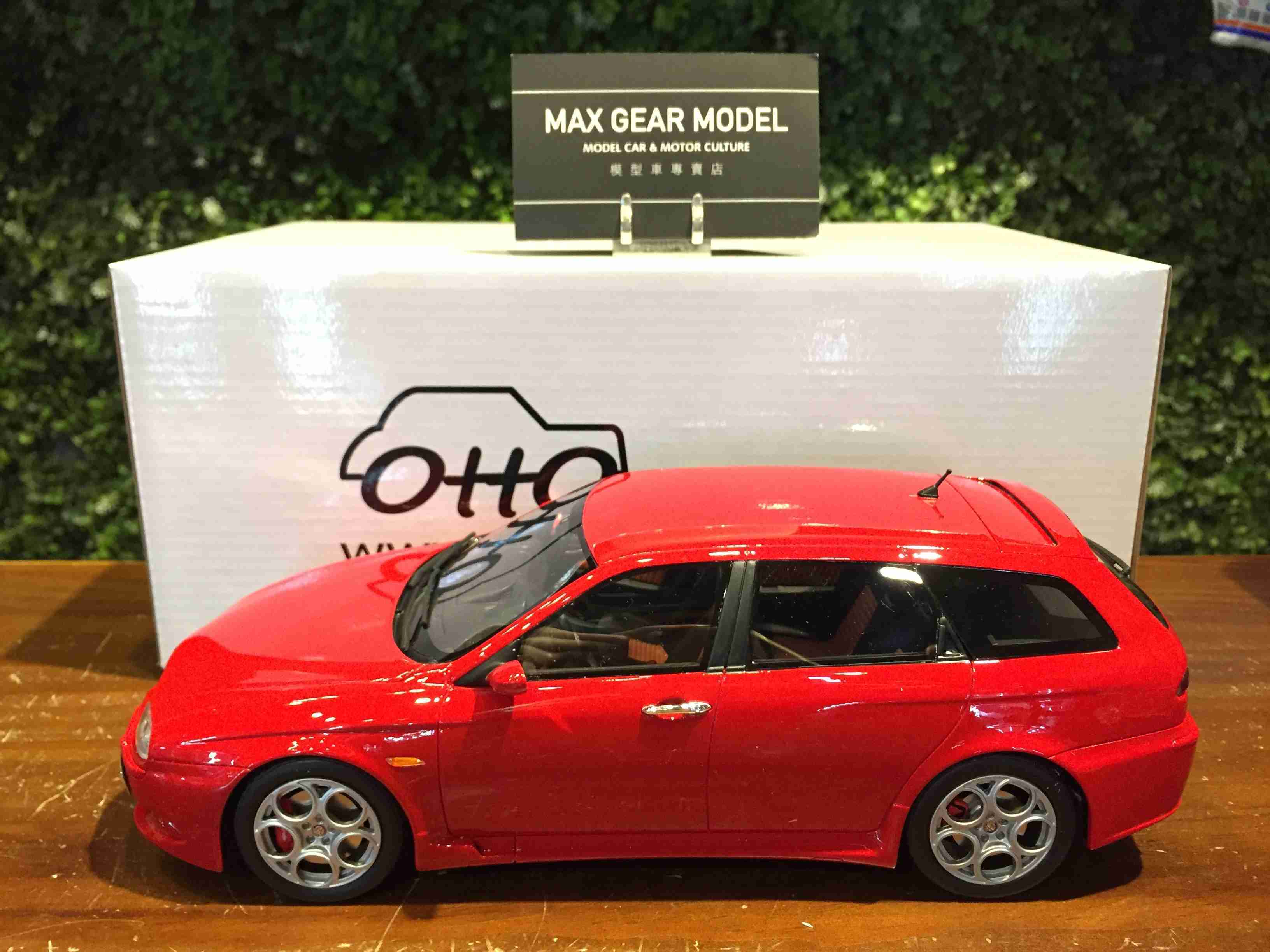 1/18 Otto Alfa Romeo 156 GTA Sportwagon OT746【MGM】