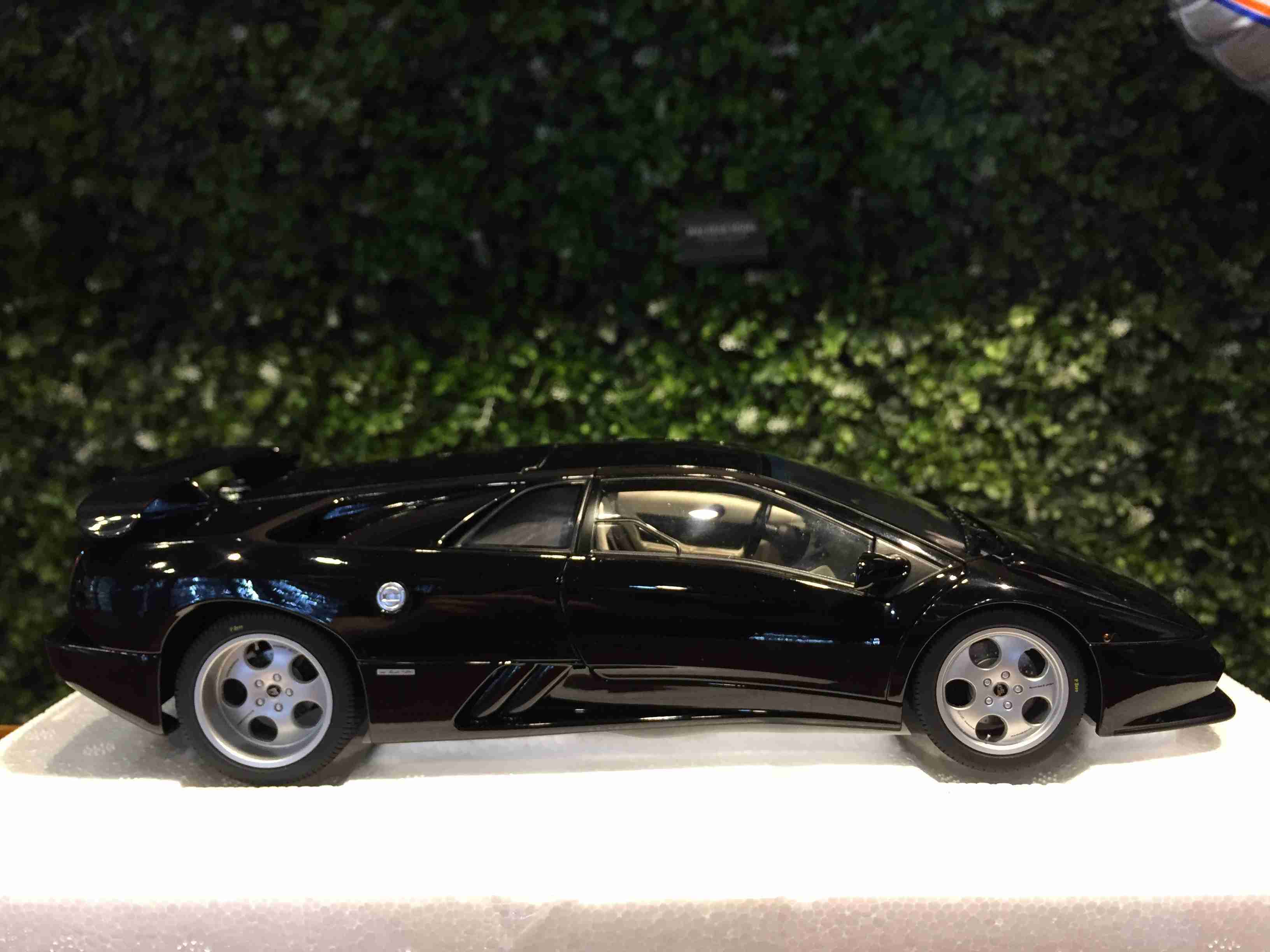 1/18 AUTOart Lamborghini Diablo SE30 Black 79159【MGM】