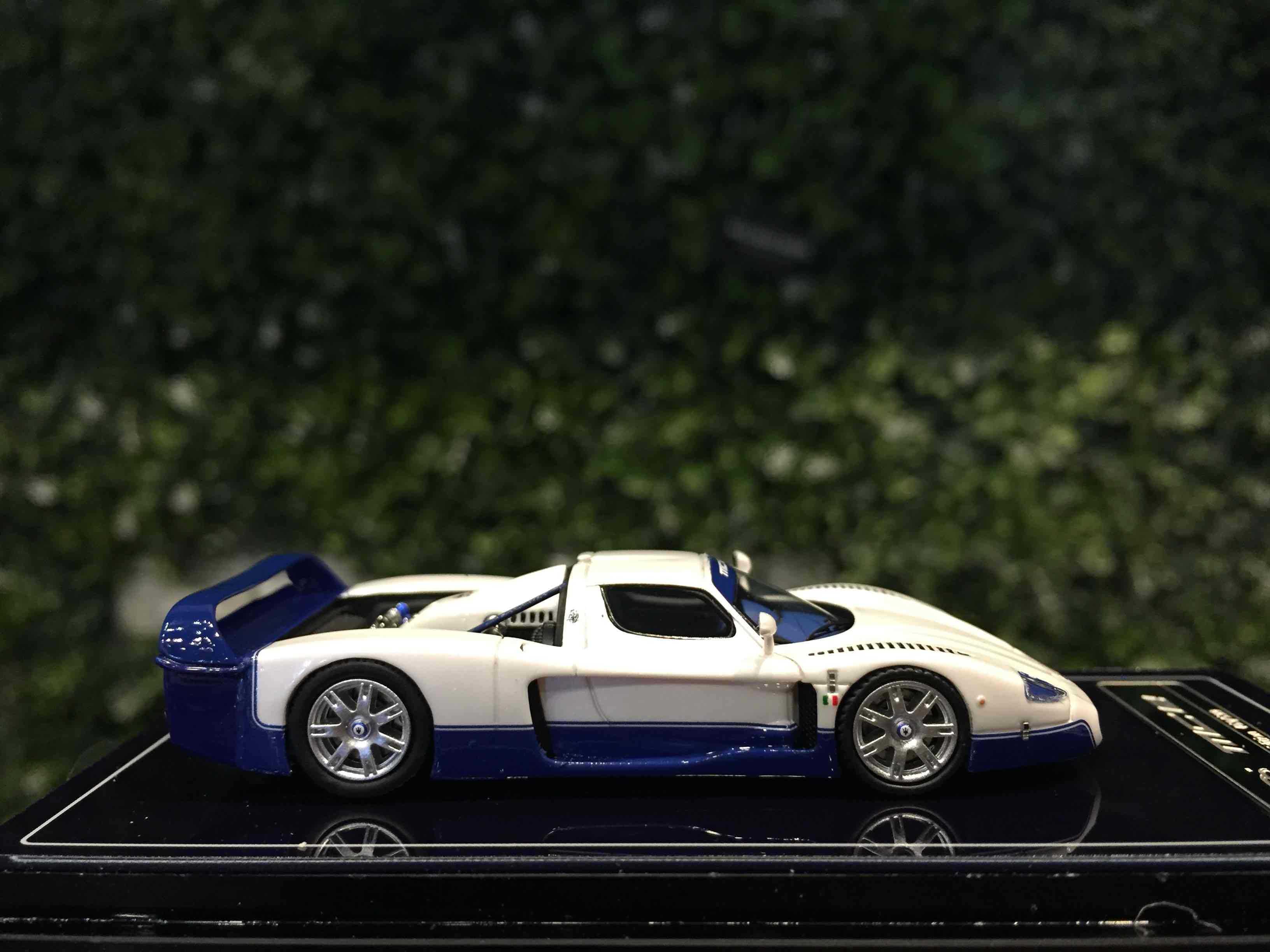 1/64 YM-Model Maserati MC12 Stradale White/Blue【MGM】