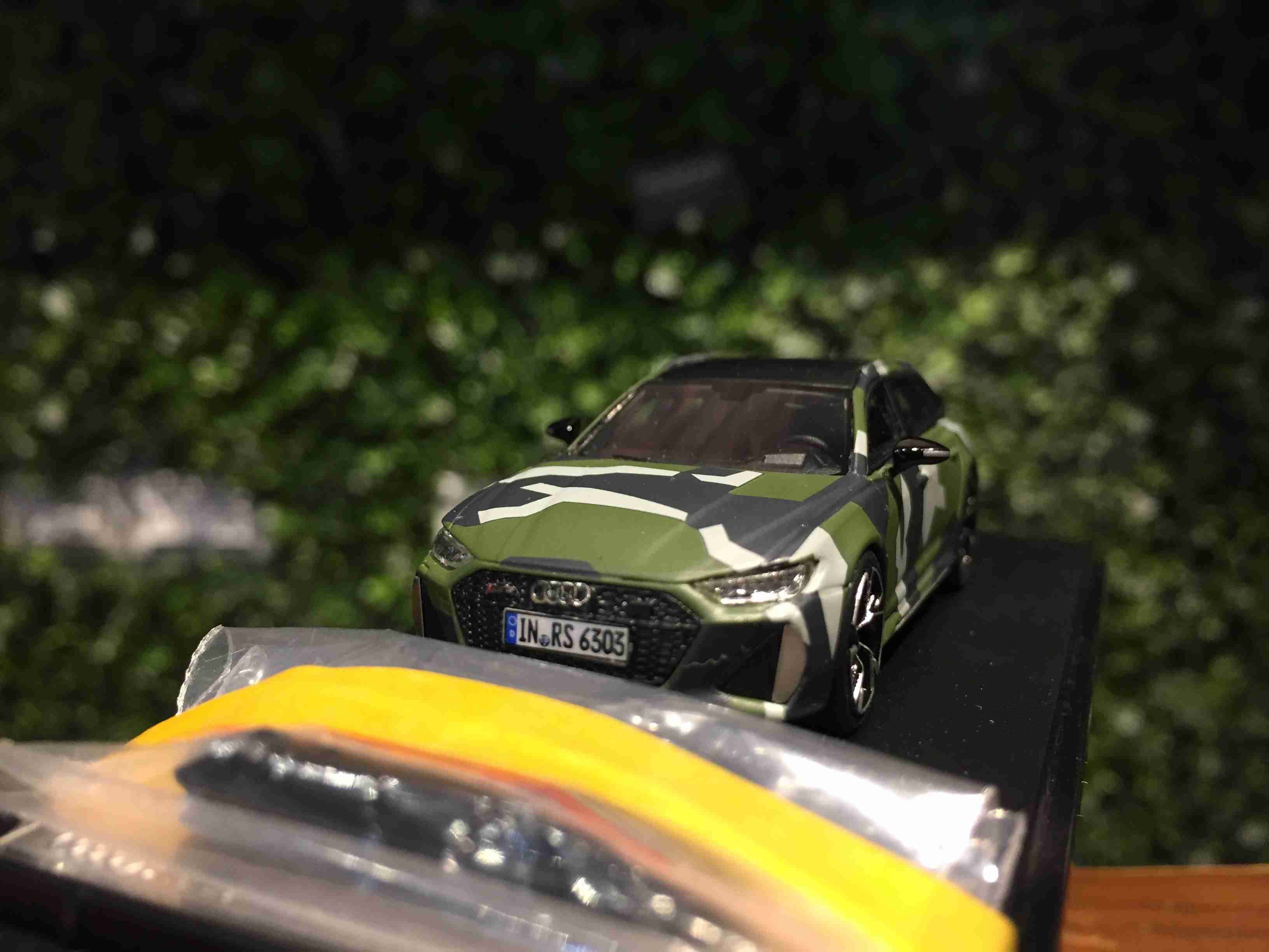 1/64 StanceHunter Audi RS6 Avant (C8) Camouflage【MGM】