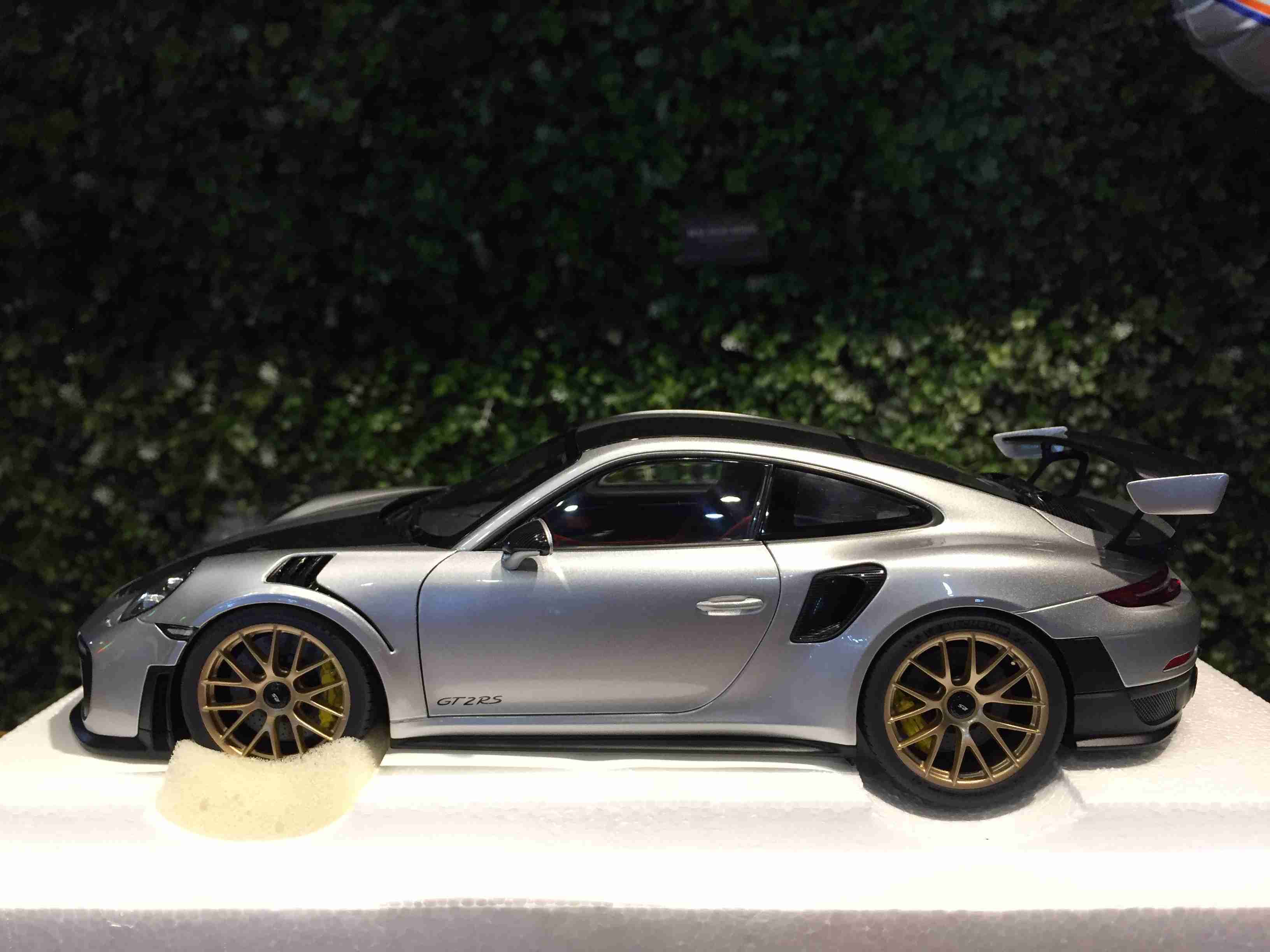 1/18 AUTOart Porsche 911 (991) GT2 RS Weissach 78174【MGM】