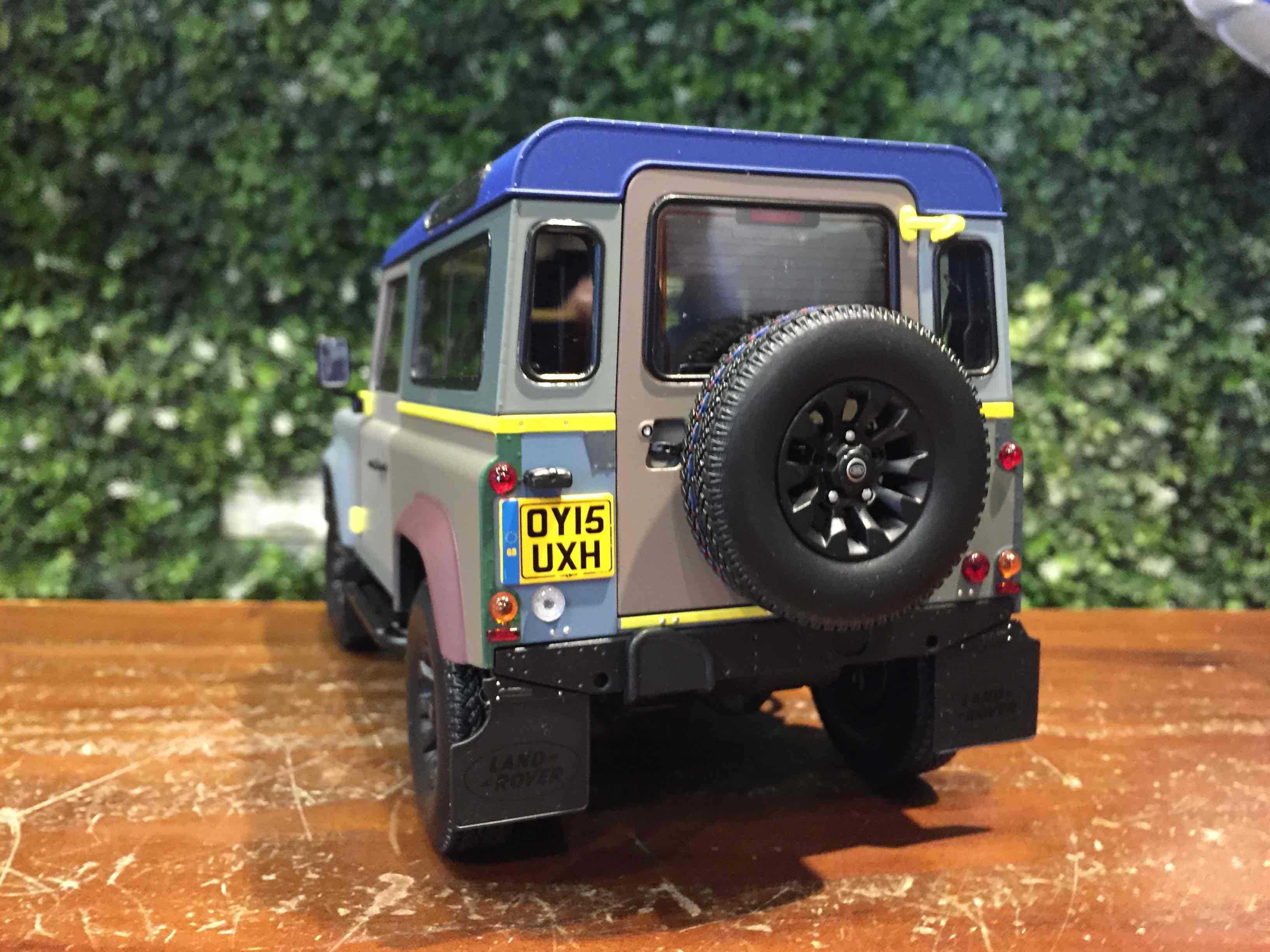 1/18 AlmostReal Land Rover Defender 90 PaulSmith 810214【MGM】