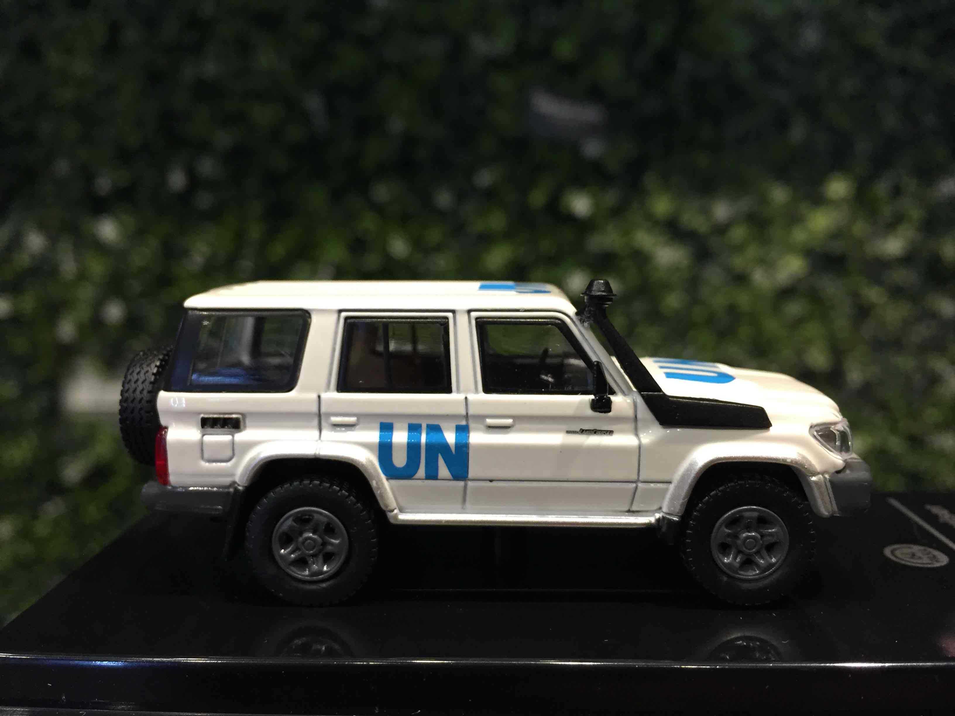 1/64 Paragon Toyota Land Cruiser LC76 2014 UN PA55319【MGM】