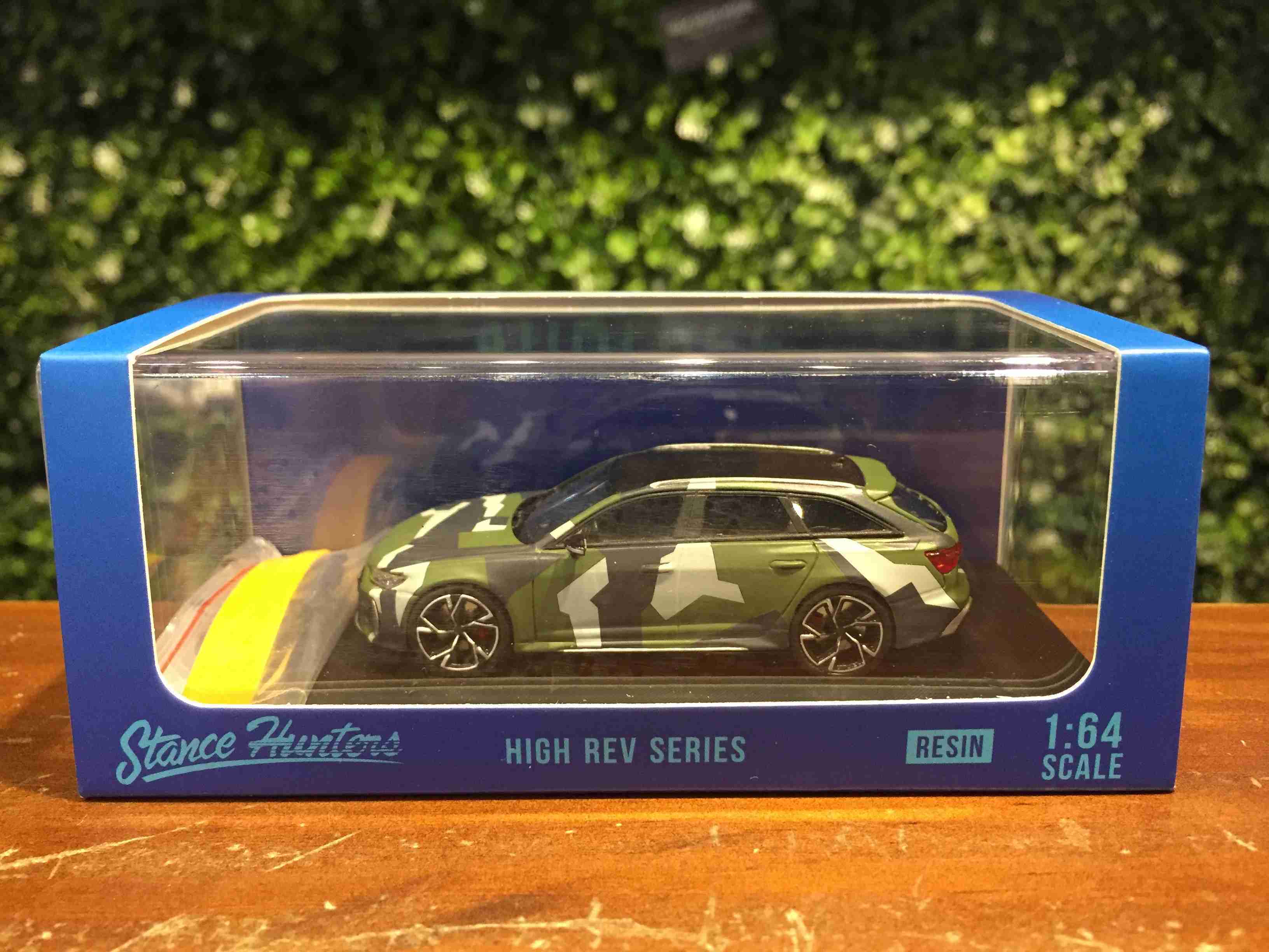 1/64 StanceHunter Audi RS6 Avant (C8) Camouflage【MGM】