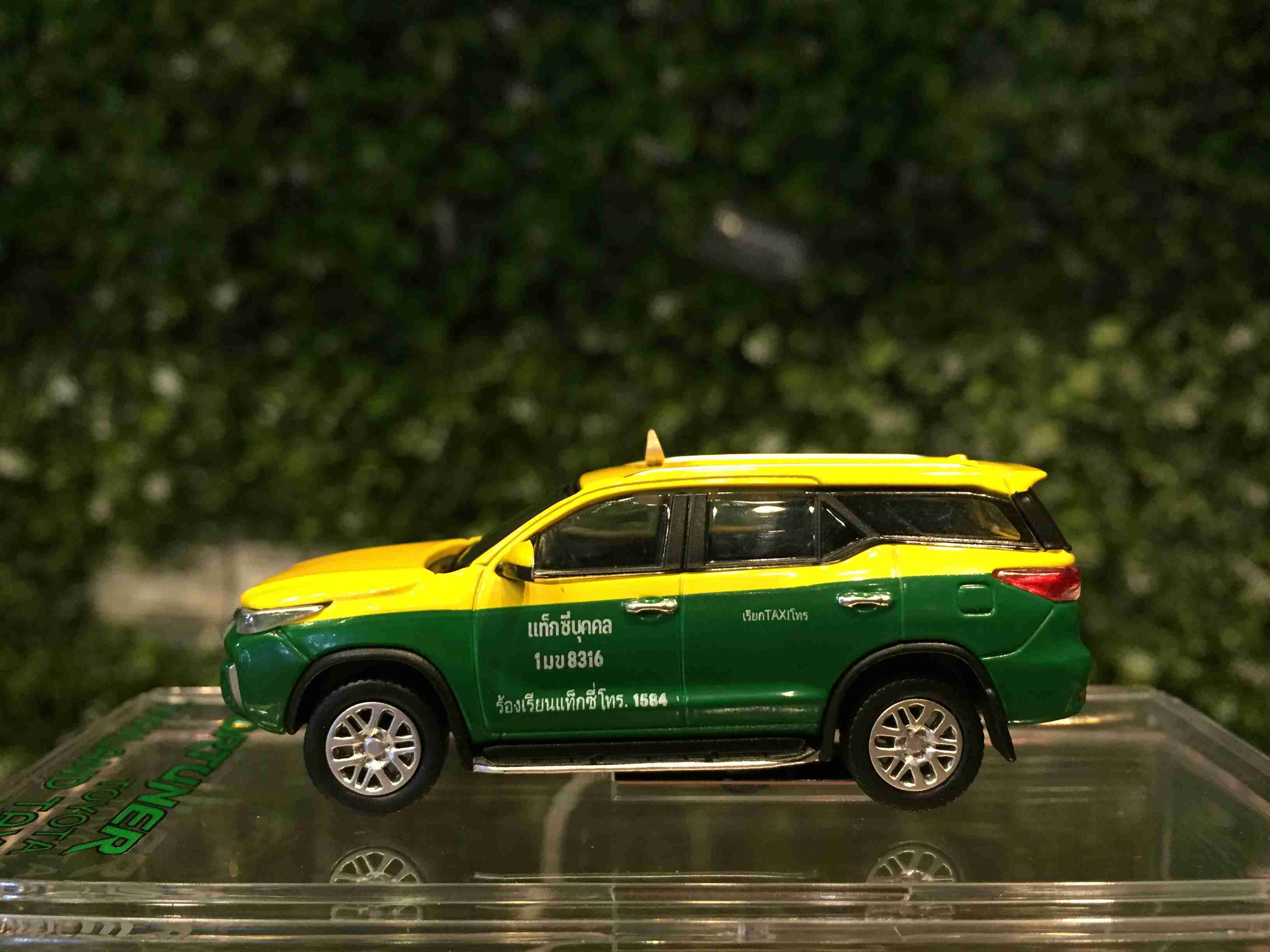 1/64 BMC Toyota Fortuner 2018 Thailand Taxi 64B0399【MGM】
