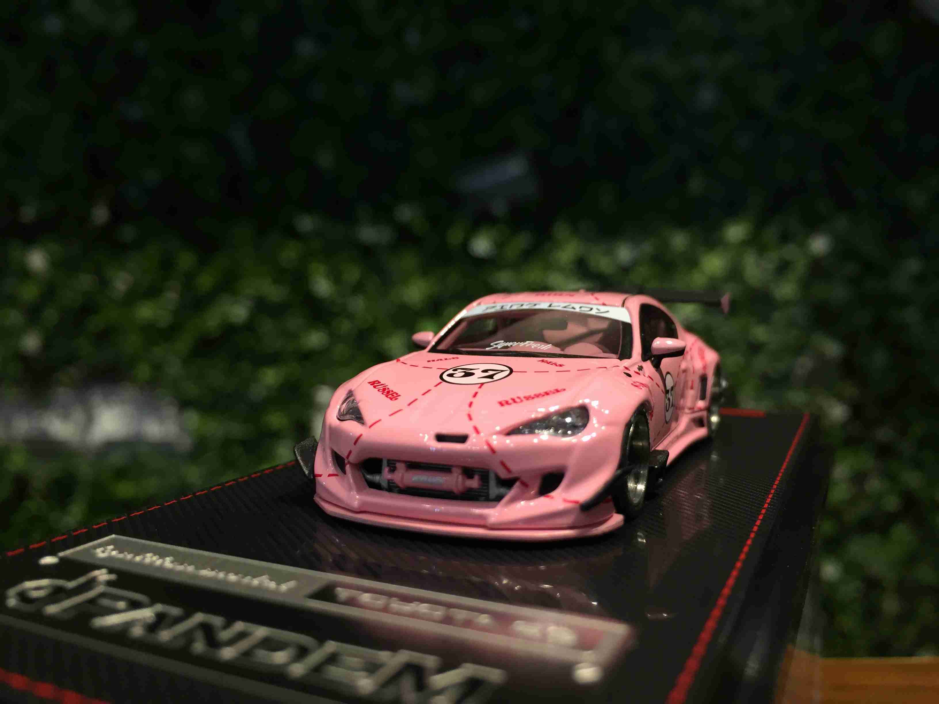 1/64 Ignition Model PANDEM Toyota 86 V3 Pink Pig IG2406【MGM】