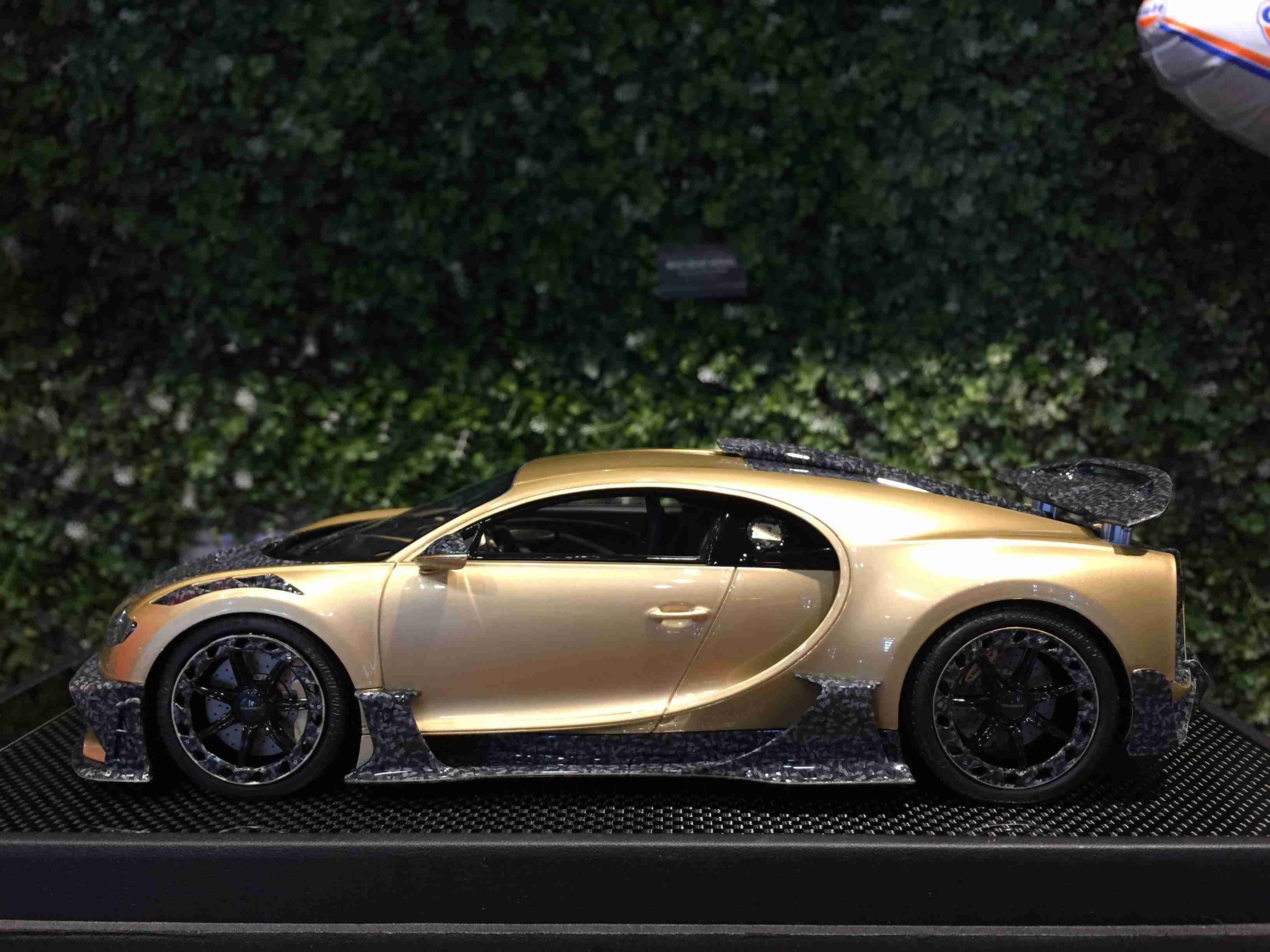 1/18 Mansory Centuria Bugatti Chiron Gold MY18CECG【MGM】