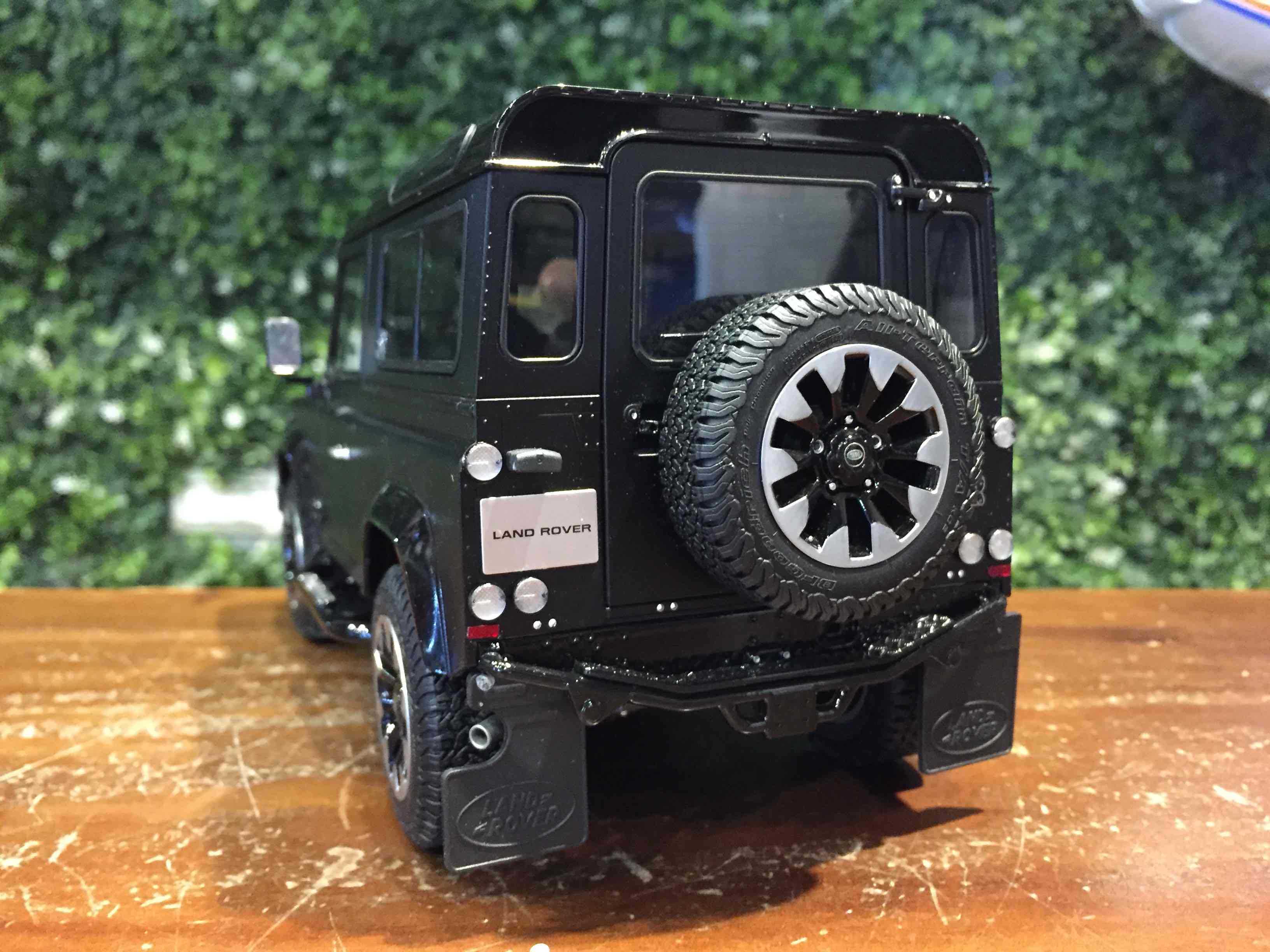 1/18 LCD Land Rover Defender 90 V8 70th LCD18007MB【MGM】