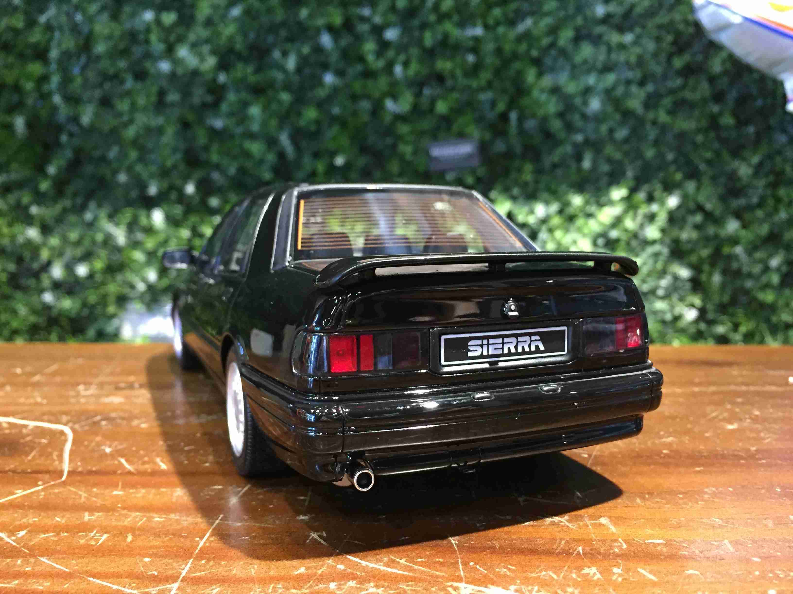 1/18 Otto Ford Sierra 4x4 Cosworth Black Brasilia OT854【MGM】