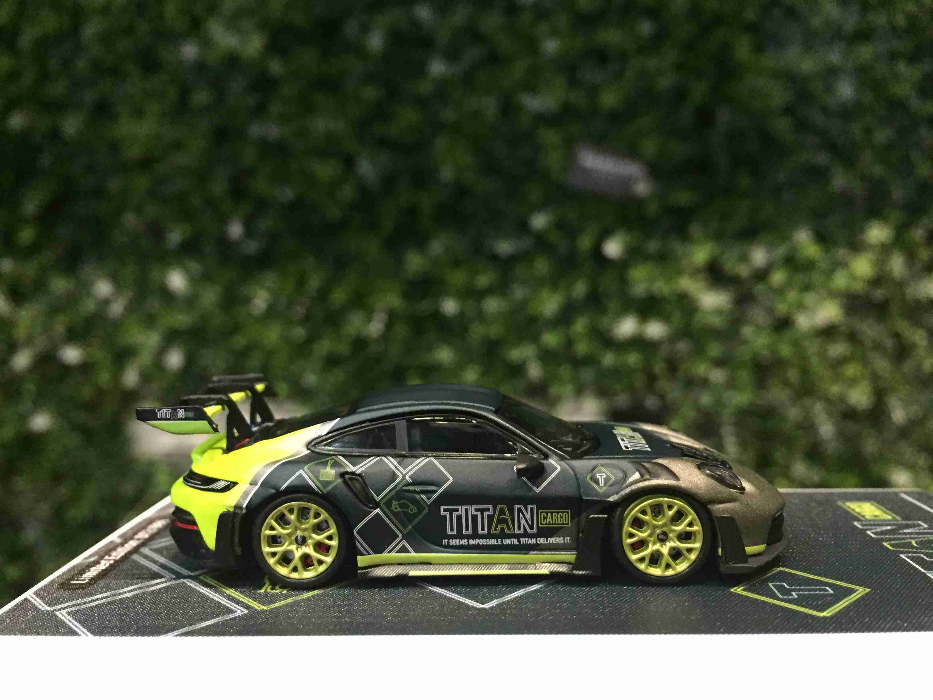 1/64 TimeModel Porsche 911 (992) GT3 RS Titan TM644639【MGM】