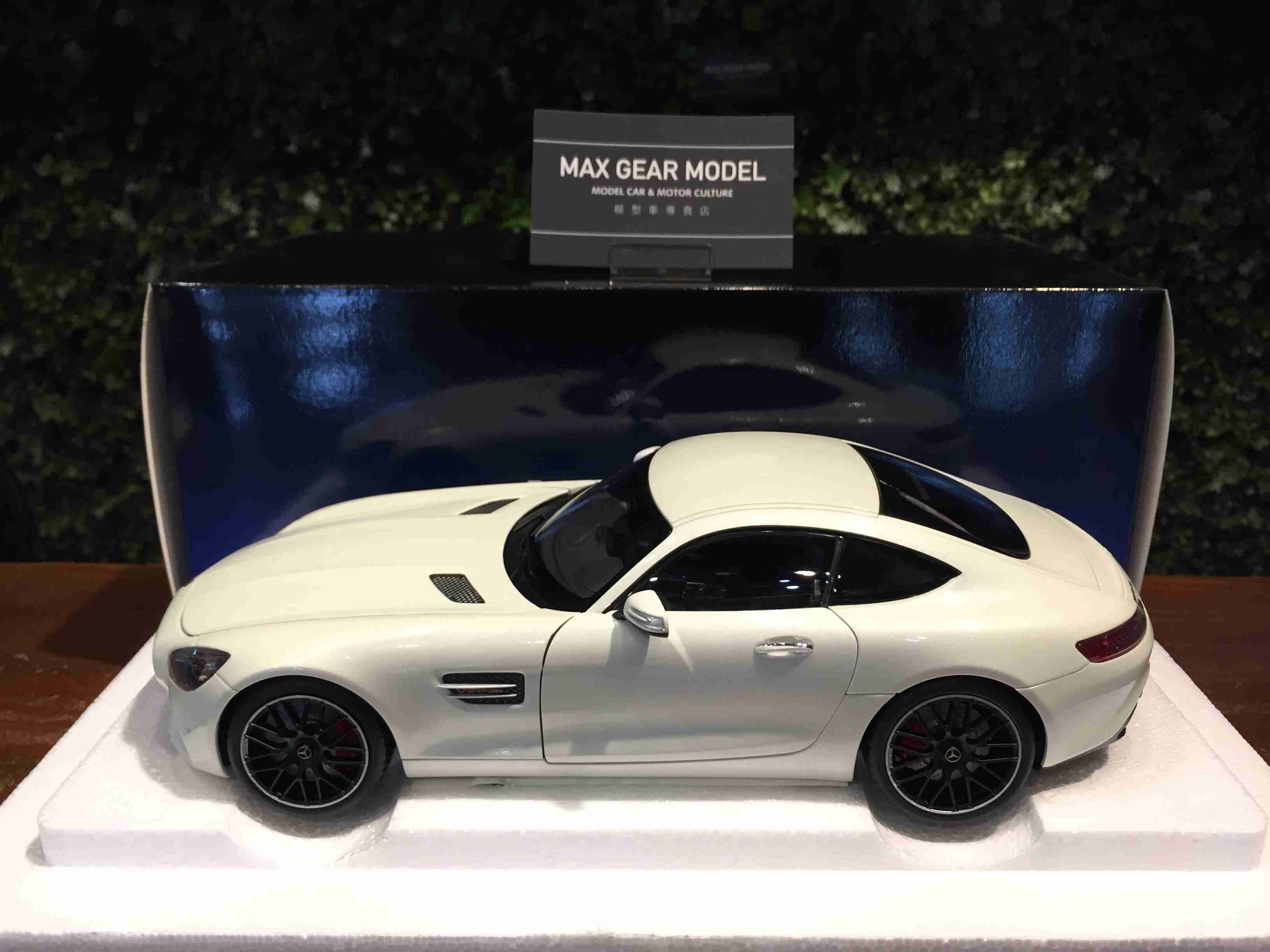 1/18 AUTOart Mercedes-AMG GTS Pearl White 76311【MGM】