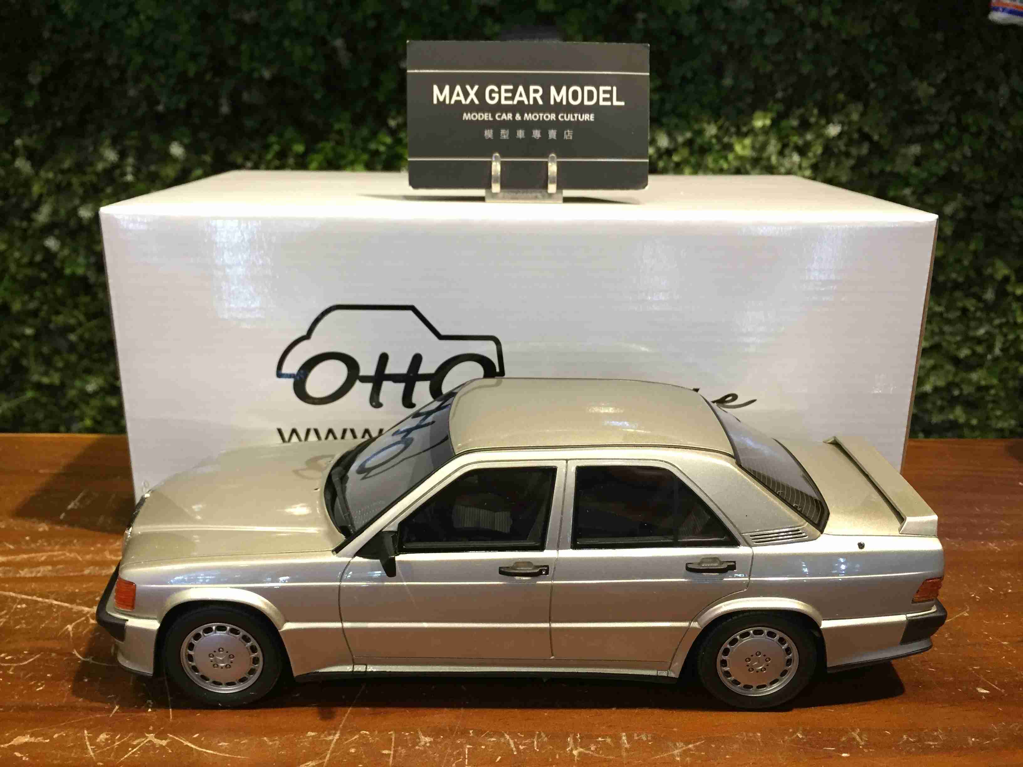 1/18 Otto Mercedes-Benz 190E (W201) 2.5 16S OT927【MGM】