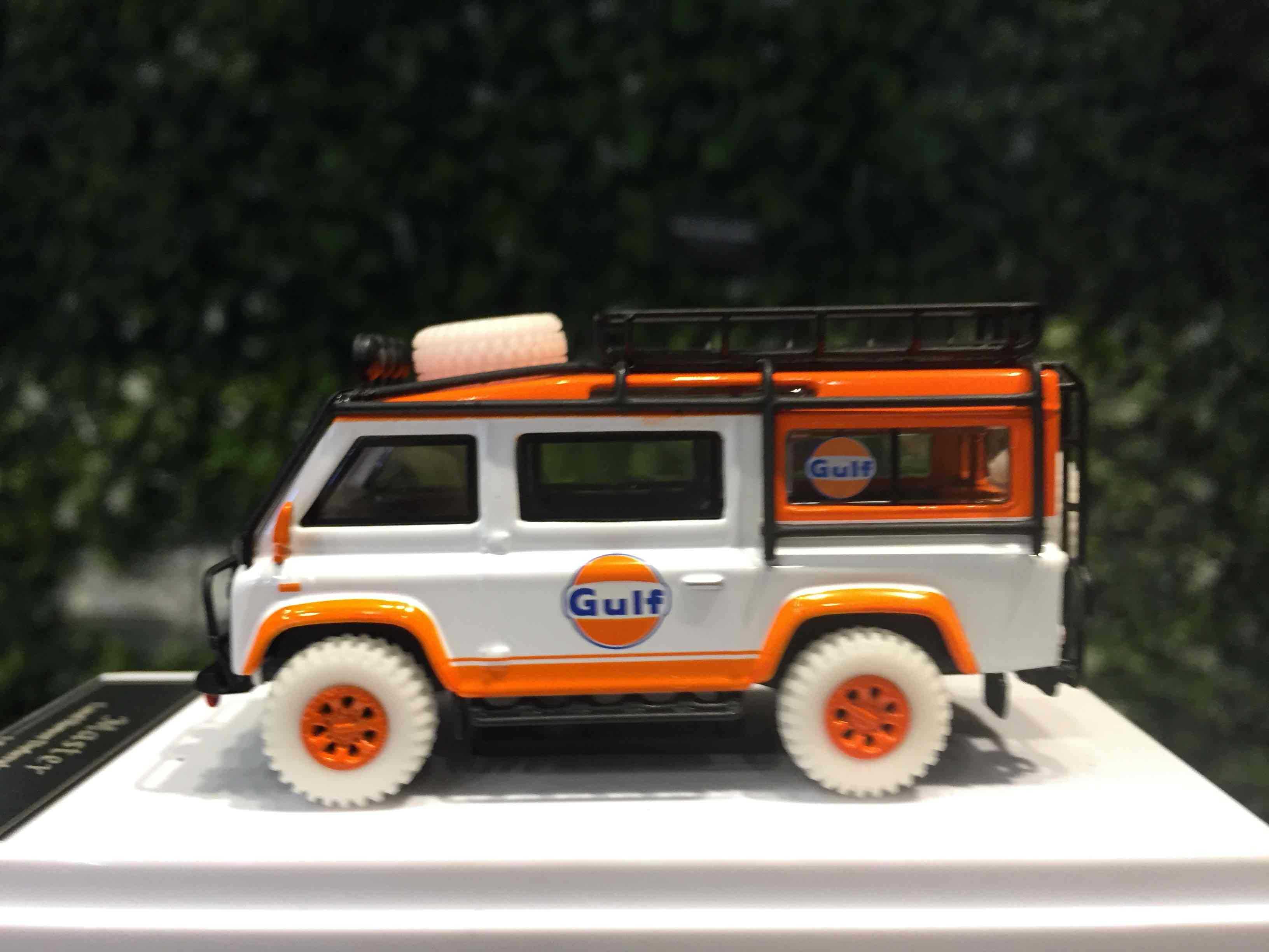 1/64 Master Land Rover Defender Van White Gulf【MGM】