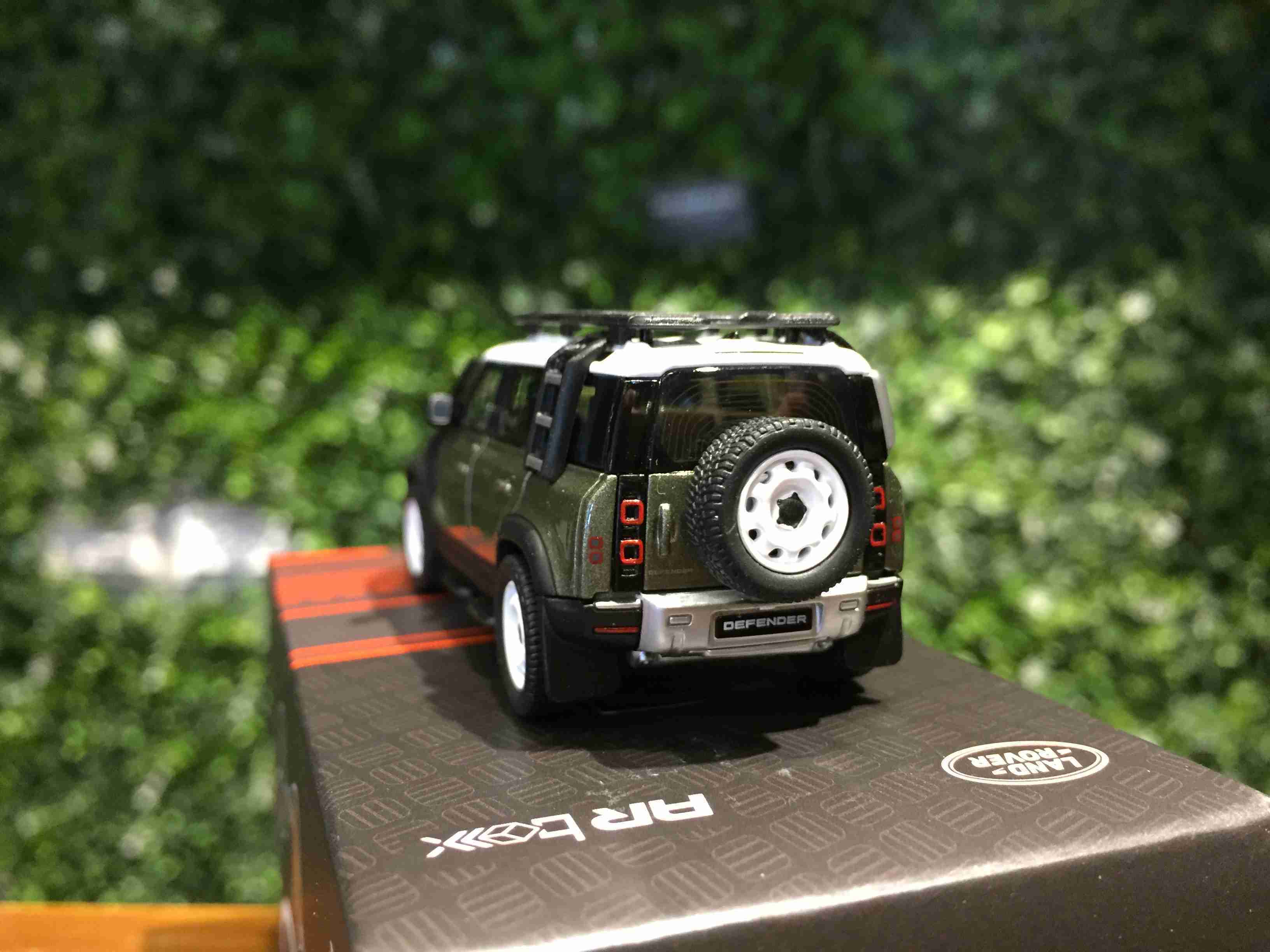 1/64 Almost Real Land Rover Defender 110 \u0026 90 2020【MGM】