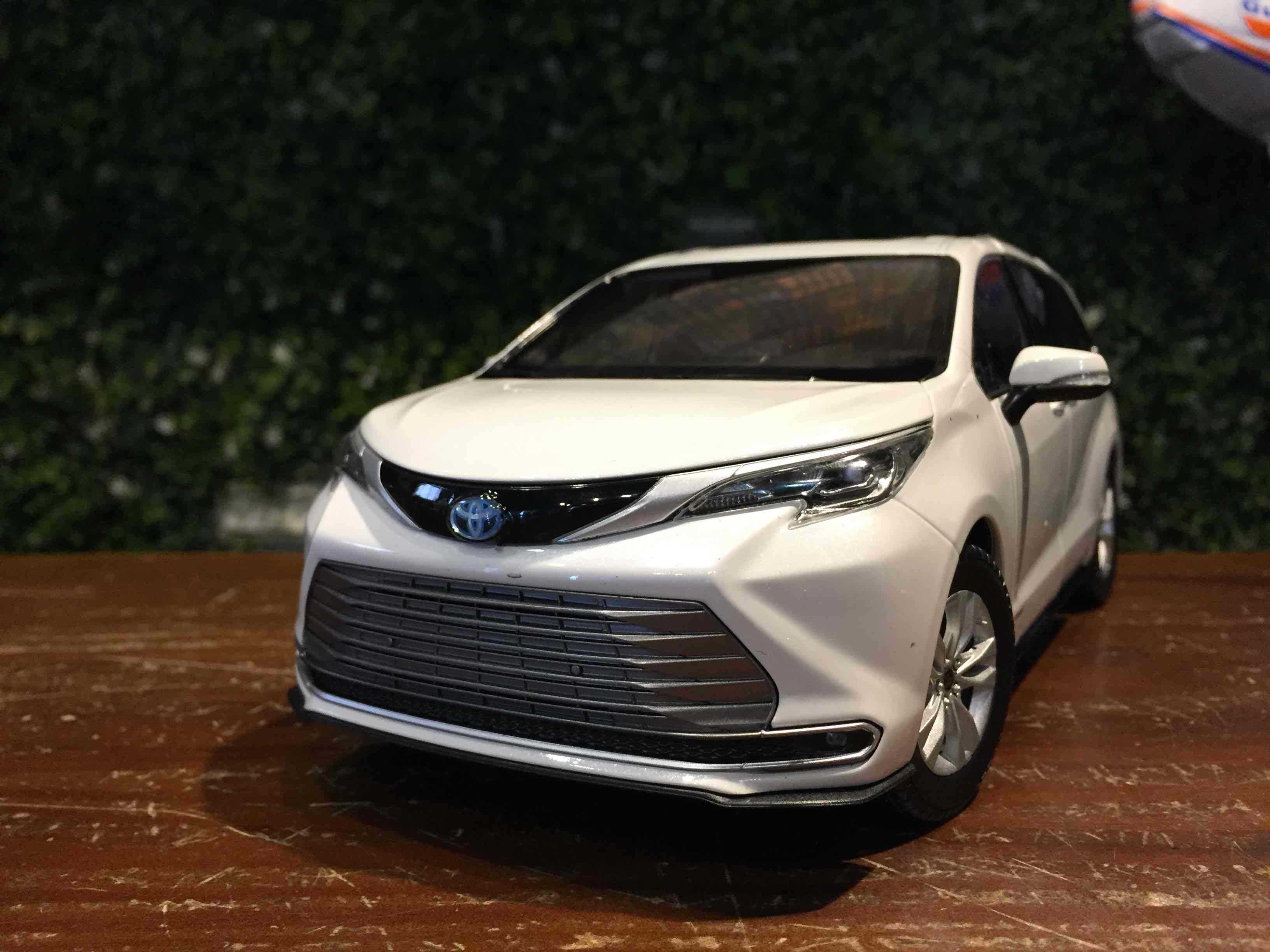 1/18 OEM Toyota Sienna 2022 White【MGM】