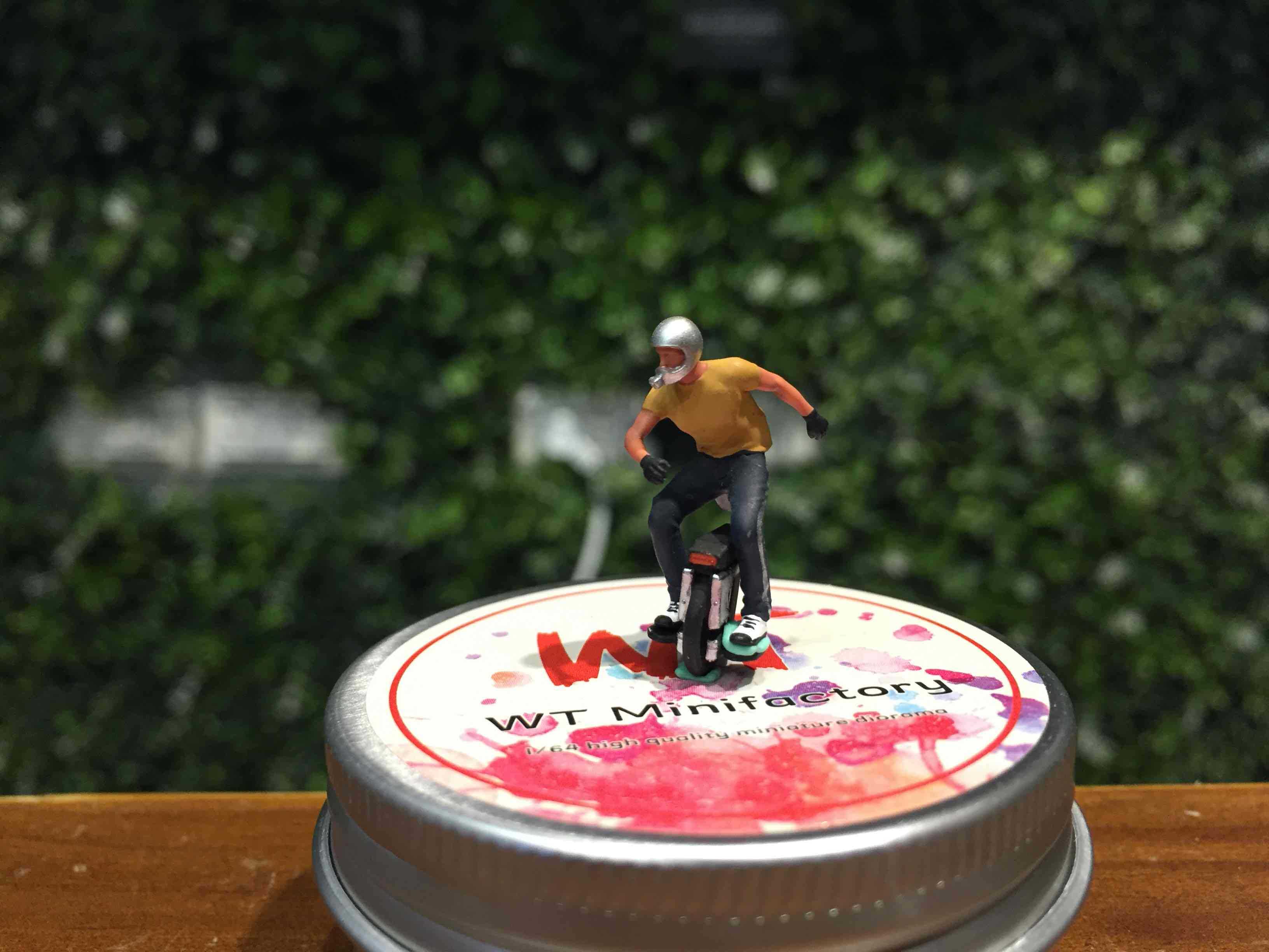 1/64 WT 街景人偶 Balance Bike Man Figure【MGM】