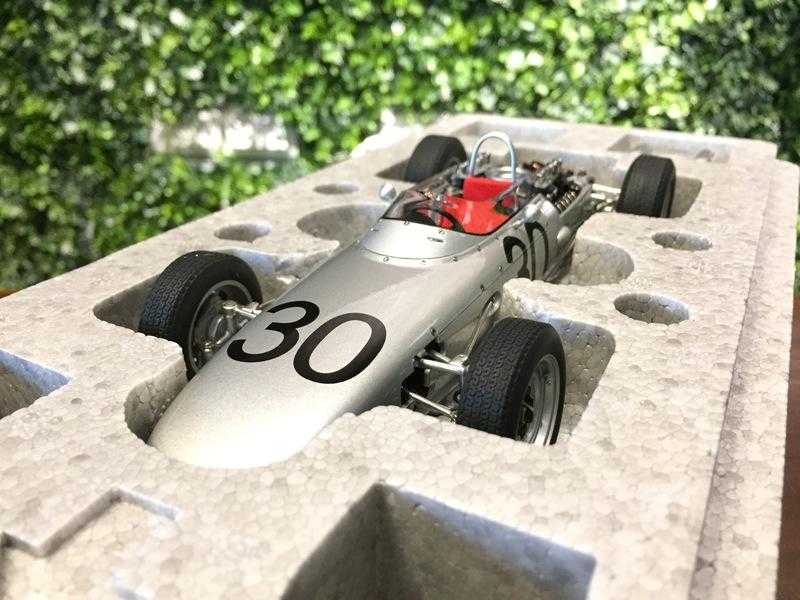 1/18 Autoart Porsche 804 F1 1962 Winner #30 【MGM】