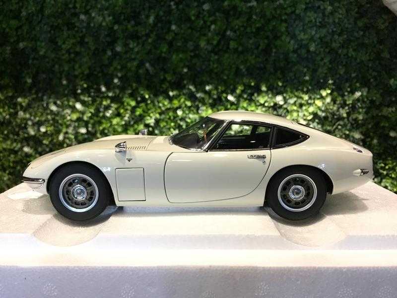 1/18 AUTOart Toyota 2000GT White 78753【MGM】