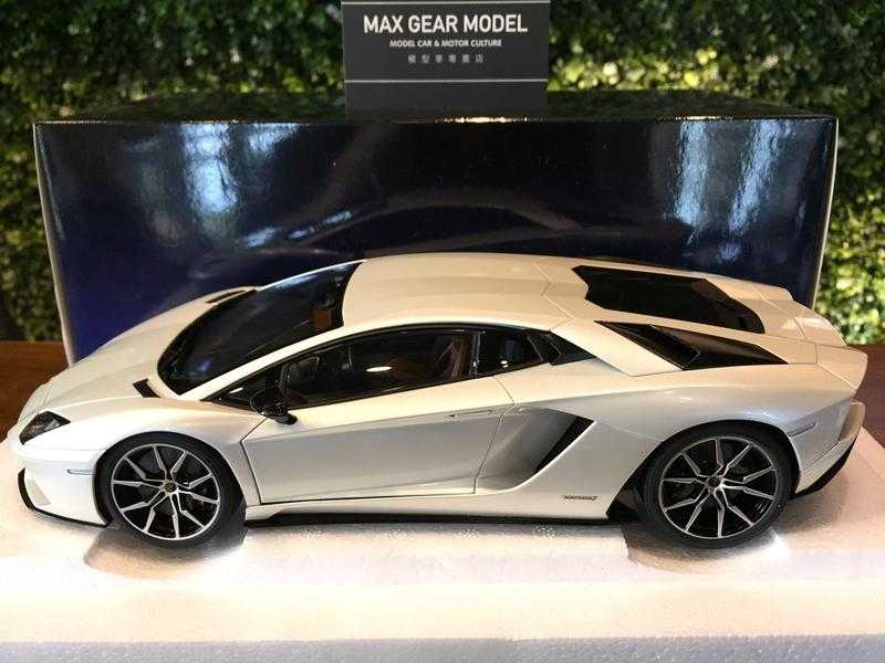 1/18 AUTOart Lamborghini Aventador S Pearl White 79131【MGM】