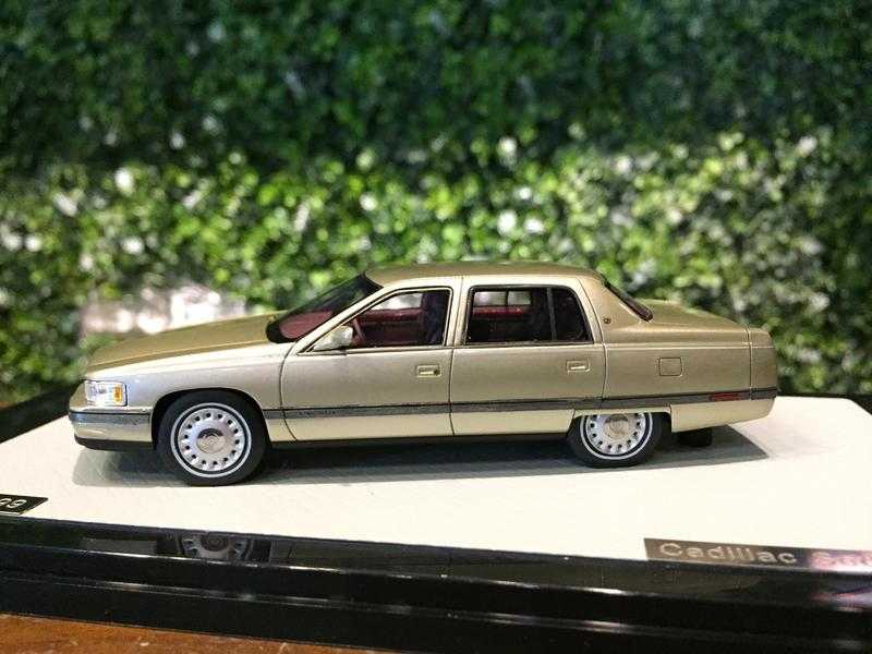 1/43 GLM Cadillac Sedan DeVille GLM43100602【MGM】