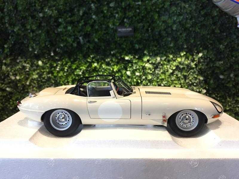 1/18 AUTOart Jaguar E-Type LightWeight White 73649【MGM】