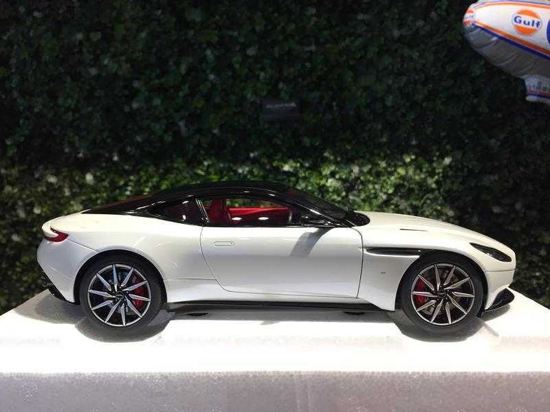 1/18 AUTOart Aston Martin DB11 White 70266【MGM】