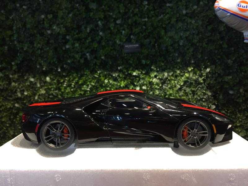 1/18 AUTOart Ford GT 2017 Black Red Stripe 72945【MGM】