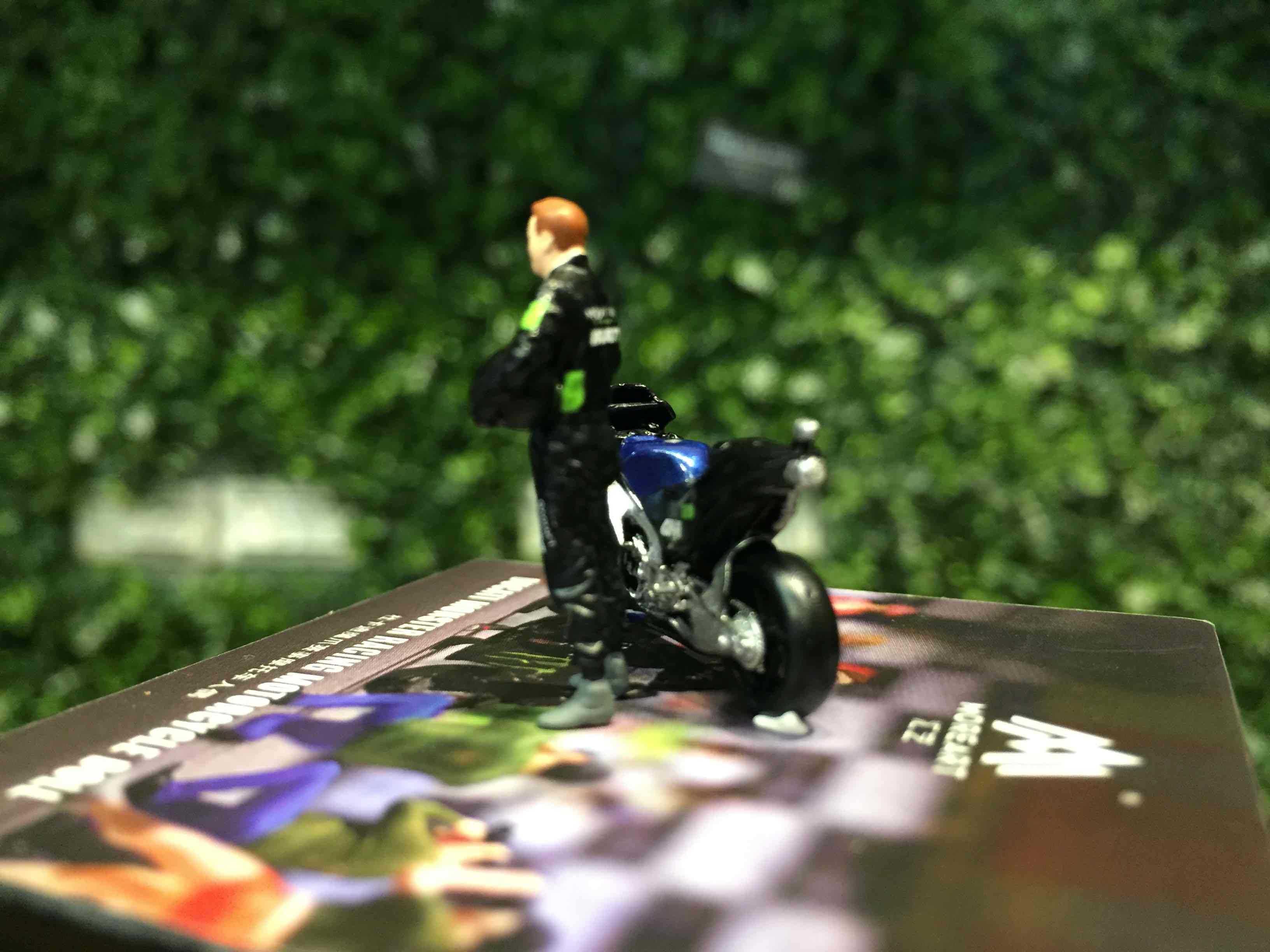 1/64 MoreArt 街景人偶 Ducati Girl Figure Monster MO222041【MGM】