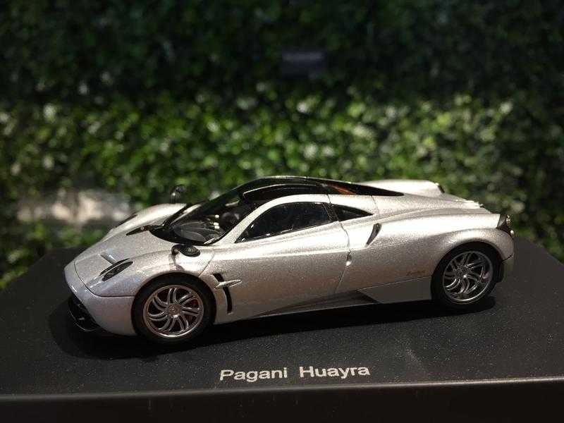 1/43 AUTOart Pagani Huayra Silver 58206【MGM】