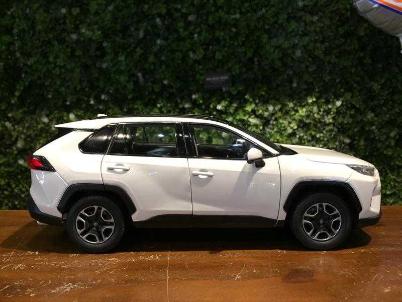 1/18 原廠 Toyota RAV4 White【MGM】