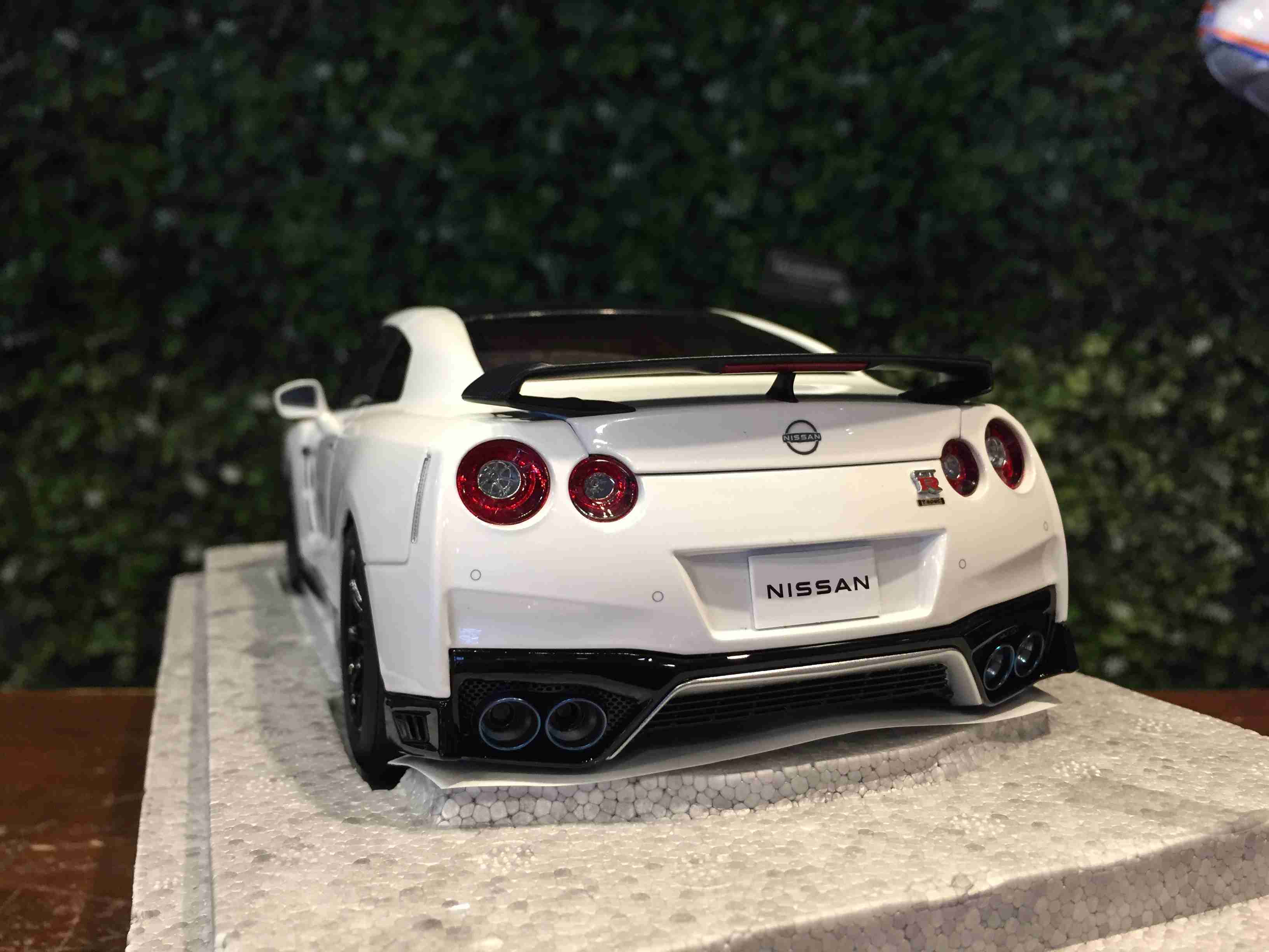 1/18 Motorhelix Nissan GT-R (R35) Track Edition M83518【MGM】